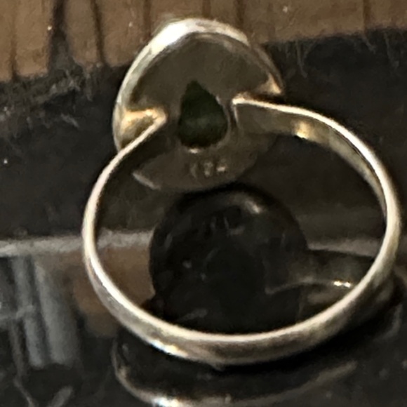Navajo Green Gaspeite Sterling Silver Ring  3 grams Rare stone - Picture 5 of 7